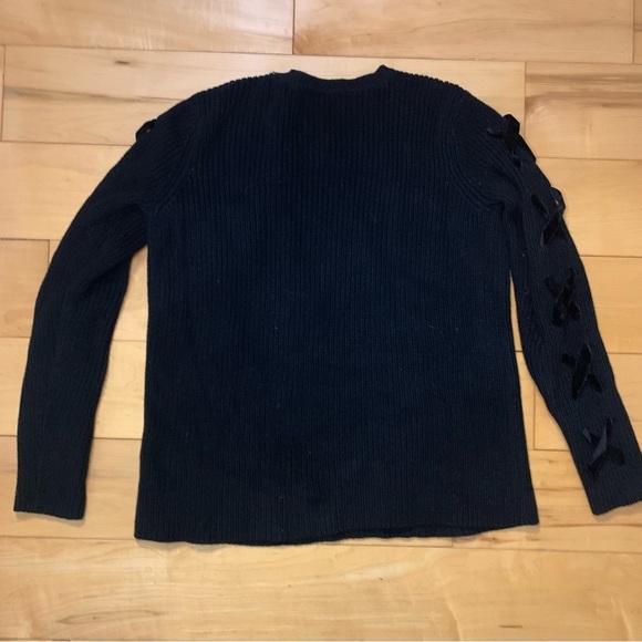 Lauren Ralph Lauren Black Sweater with velvet sleeve Detailing Size Medium - Picture 5 of 5